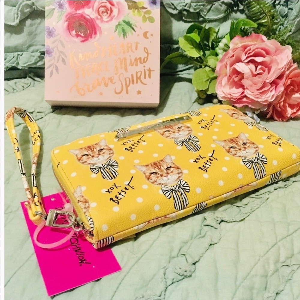 Betsy Johnson yellow kitten wallet - Picture 4 of 7